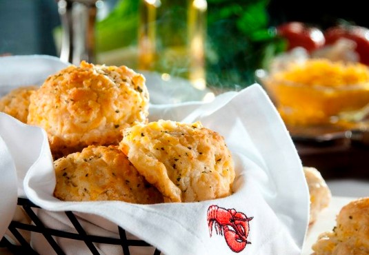 How Many Calories in a Red Lobster Biscuit