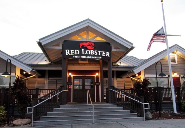 What Really Happened To Red Lobster's Endless Snow Crab Promotion